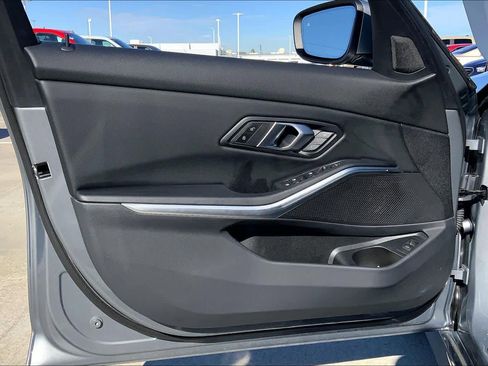 Certified 2025 BMW 330i Sedan image 25