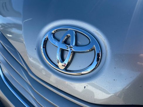 Used 2017 Toyota Sienna LE image 23