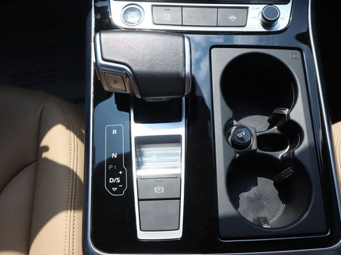 Used 2023 Audi Q7 2.0T Premium w/ Convenience Package AWD/4WD image 15