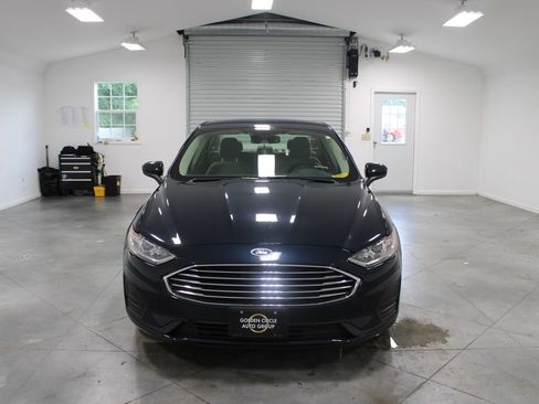 Used 2020 Ford Fusion SE FWD image 4