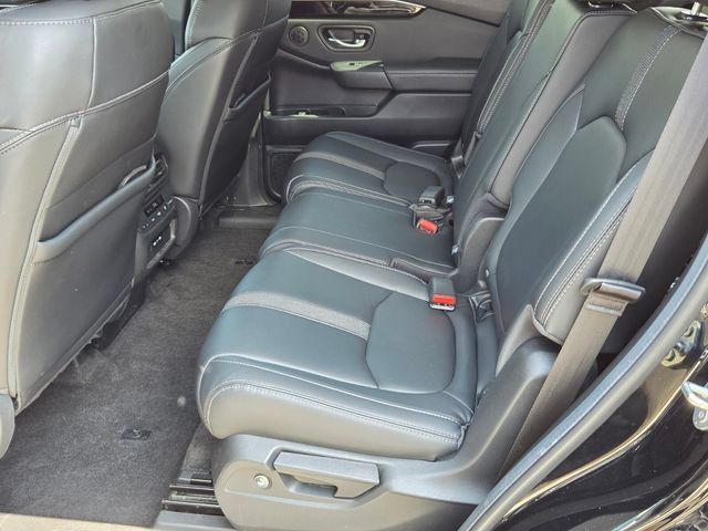 Used 2024 Honda Pilot Touring image 13