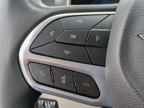 Certified 2023 Chrysler Pacifica Touring-L FWD image 18