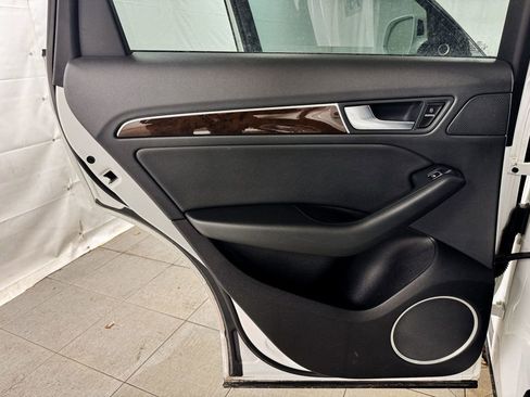 Used 2017 Audi Q5 2.0T Premium Plus w/ Technology Package image 16