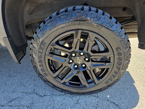 Used 2021 Chevrolet Silverado 1500 LT Trail Boss w/ Convenience Package II AWD/4WD image 14