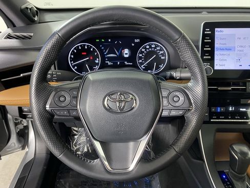 Used 2022 Toyota Avalon Touring image 11