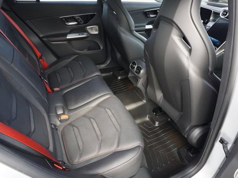 Used 2024 Mercedes-Benz GLC 43 AMG 4MATIC image 26