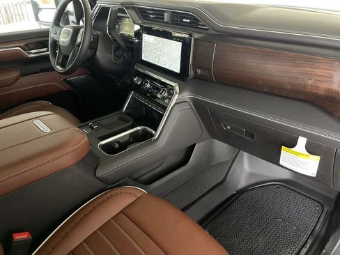 New 2025 GMC Sierra 3500 Denali Ultimate image 29