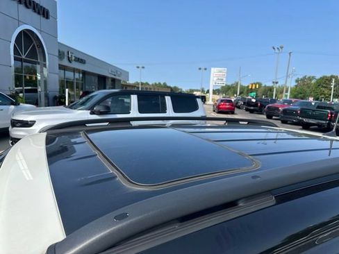 Used 2021 Jeep Renegade Limited AWD/4WD image 5