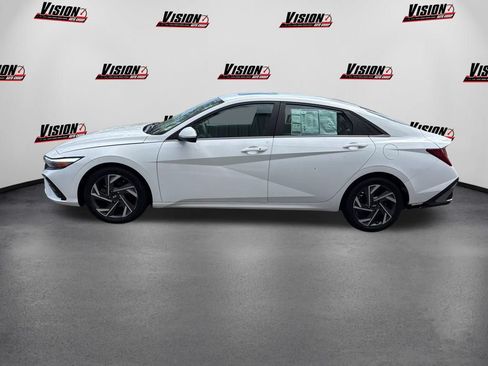 Used 2024 Hyundai Elantra SEL w/ Convenience Package FWD image 2