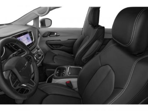 Used 2023 Chrysler Pacifica Touring-L FWD image 12