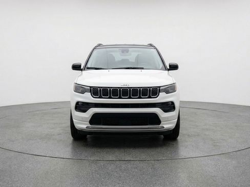 Used 2025 Jeep Compass Limited image 2