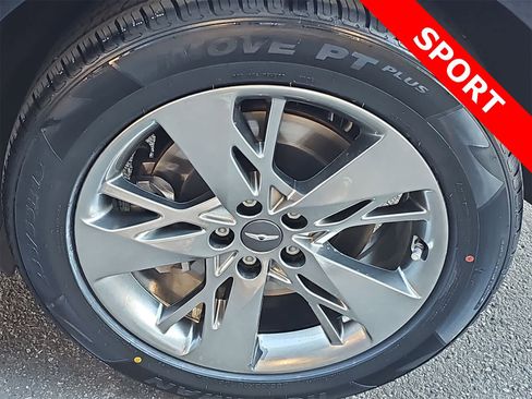 Used 2022 Genesis GV70 3.5T Sport image 12