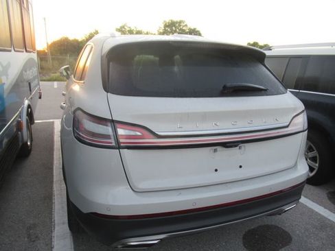 Certified 2022 Lincoln Nautilus FWD w/ Premium Package image 4