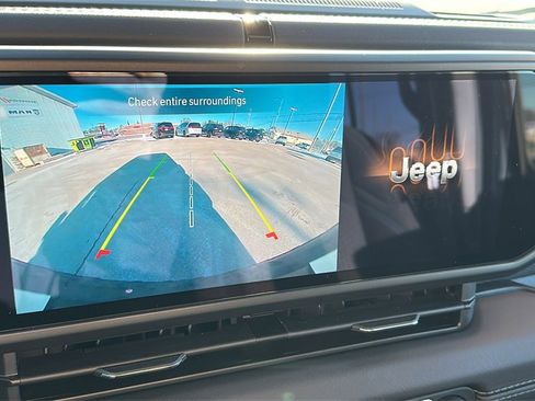 Used 2025 Jeep Wrangler Unlimited Rubicon 4xe image 22