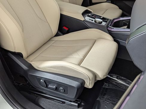 Used 2025 BMW X3 xDrive30i w/ Convenience Package image 35