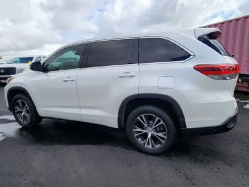 Used 2017 Toyota Highlander Plus image 11