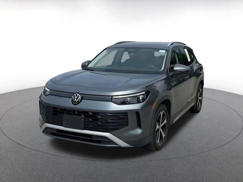 Used 2026 Volkswagen Tiguan SE FWD image 5