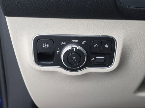 New 2026 Mercedes-Benz GLB 250 4MATIC image 26