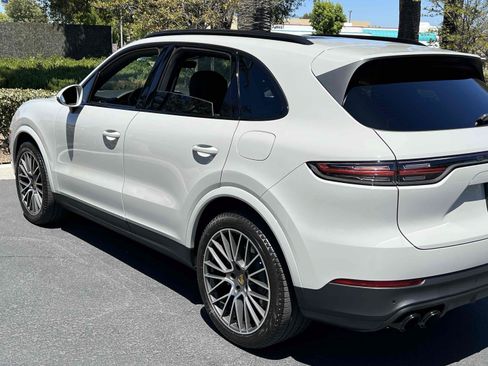 Used 2020 Porsche Cayenne E-Hybrid AWD/4WD image 57