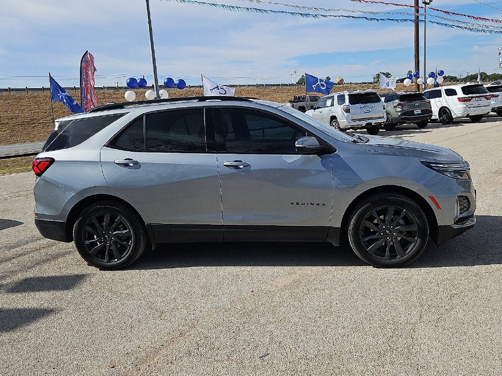Used 2023 Chevrolet Equinox RS FWD image 9