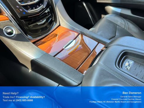 Used 2017 Cadillac Escalade Luxury AWD/4WD image 49