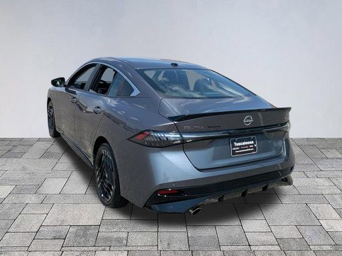 Used 2026 Nissan Sentra SR w/ Floor Mat Package FWD image 5