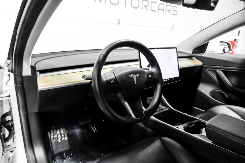 Used 2018 Tesla Model 3 Long Range RWD image 3