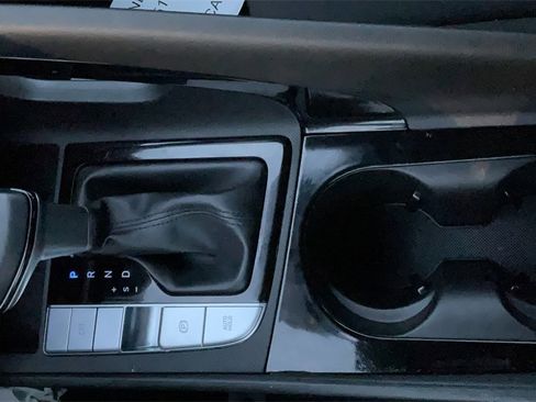 Certified 2024 Hyundai Elantra SEL w/ Convenience Package image 24