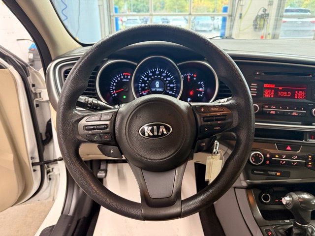 Used 2015 Kia Optima LX FWD image 12