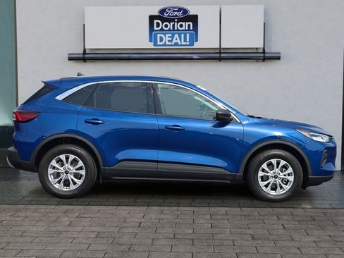Certified 2023 Ford Escape Active image 2