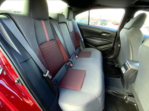 Used 2025 Toyota Corolla SE w/ SE Premium Package image 19