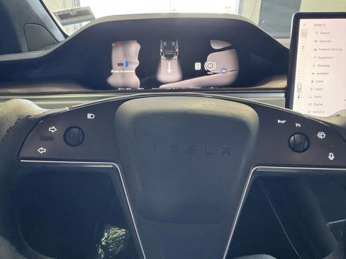 Used 2023 Tesla Model X AWD/4WD image 24