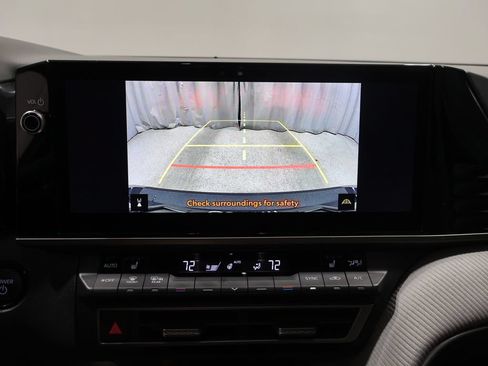 Used 2025 Toyota Camry SE AWD/4WD image 27