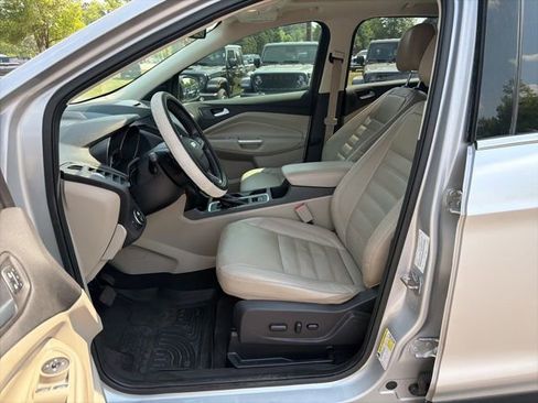 Used 2017 Ford Escape Titanium image 17