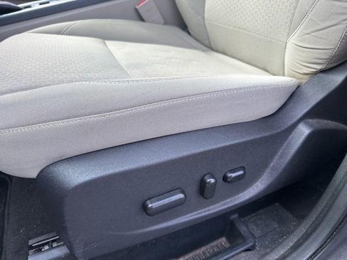 Used 2018 Ford Escape SE image 4