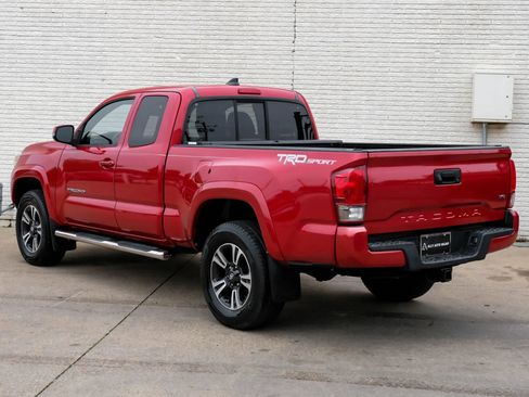 Used 2016 Toyota Tacoma TRD Sport w/ Towing Package RWD image 9