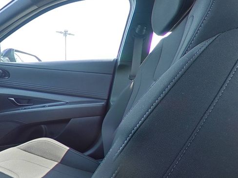 Certified 2025 Hyundai Elantra SEL FWD image 31