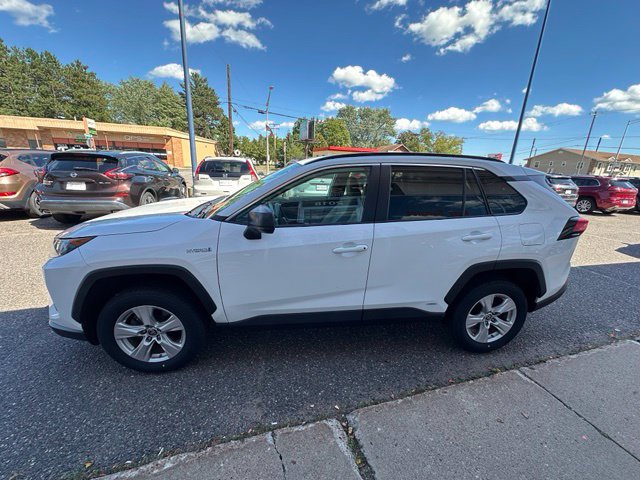 Used 2021 Toyota RAV4 LE AWD/4WD image 4