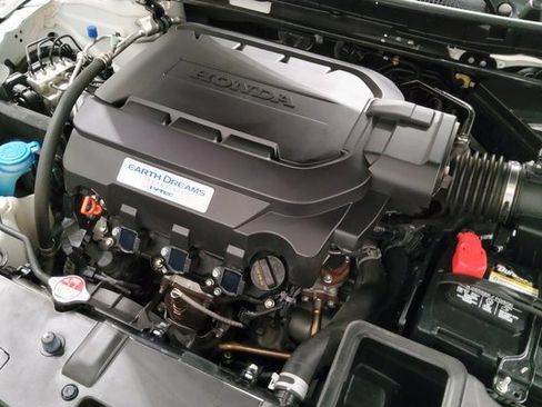 Used 2017 Honda Accord Touring image 35