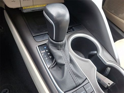 Used 2021 Toyota Camry XLE image 15