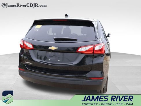 Used 2020 Chevrolet Equinox LS w/ LS Convenience Package FWD image 12