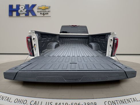 Used 2026 GMC Sierra 2500 AT4X w/ LPO, Black Badging Package AWD/4WD image 20