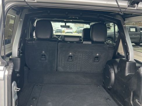 Used 2023 Jeep Wrangler Unlimited Sahara image 17
