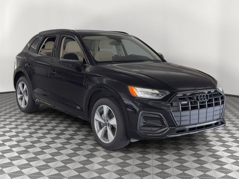 Used 2025 Audi Q5 2.0T Premium w/ Convenience Plus Package AWD/4WD image 7
