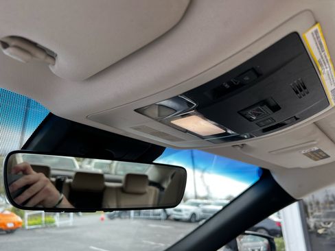 Used 2019 Lexus ES 300h w/ Luxury Package image 14