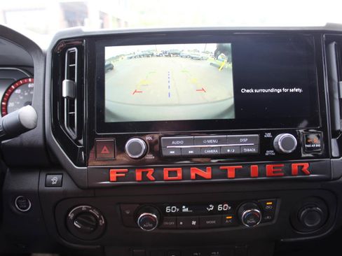 Used 2025 Nissan Frontier PRO-4X AWD/4WD image 16