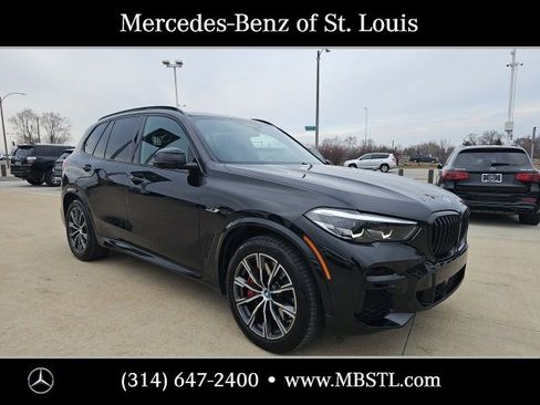 Used 2022 BMW X5 xDrive45e w/ M Sport Package image 3