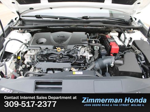 Used 2020 Toyota Camry LE image 18