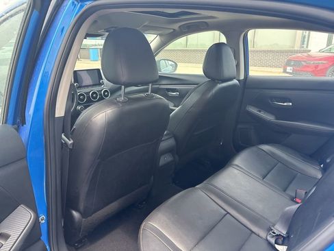 Used 2023 Nissan Sentra SR w/ SR Premium Package FWD image 11