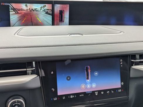 New 2027 Lincoln Navigator Premiere RWD image 22